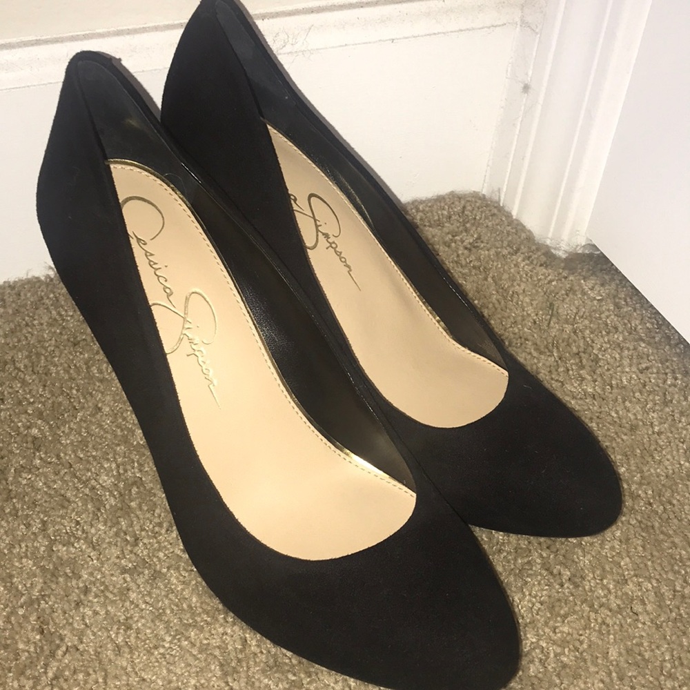 Heels - Picture 2 of 3